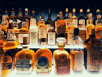 Πώς να αποστάξετε το ουίσκι